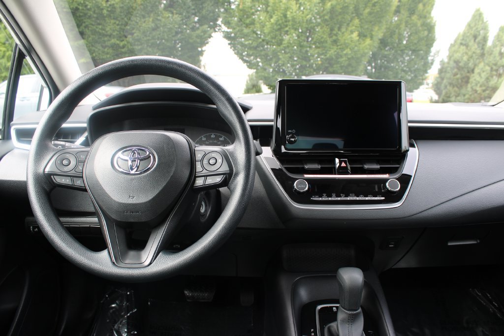 Used 2025 Toyota Corolla LE FWD image 16