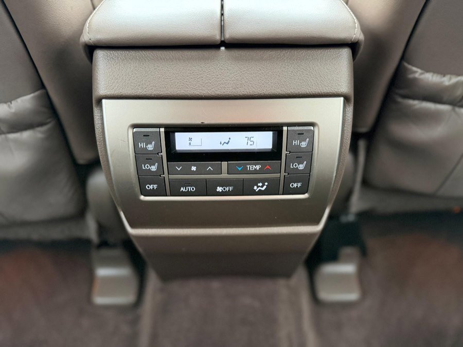 Used 2014 Lexus GX 460 Luxury w/ Driver Support Package image 33