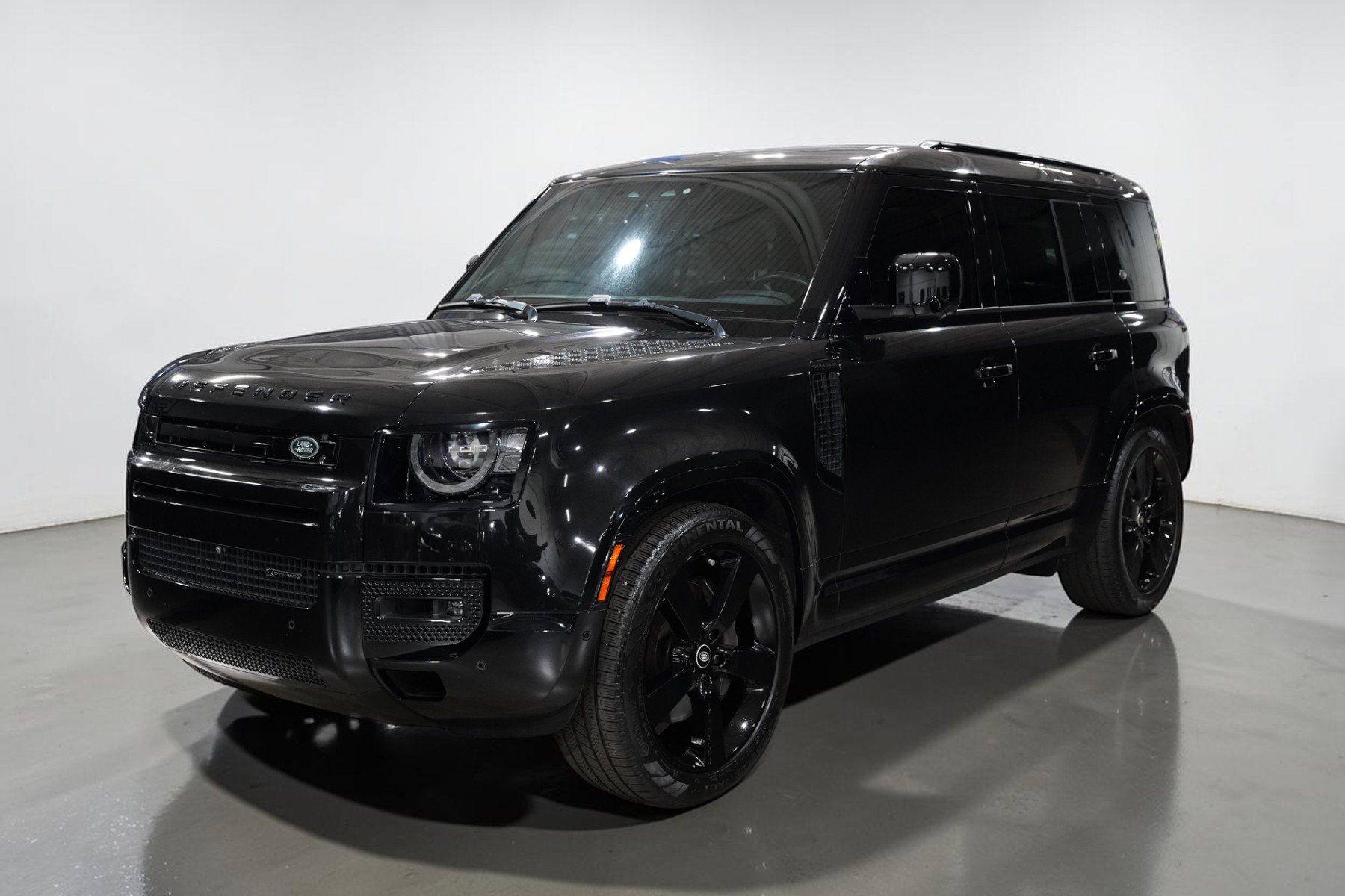 Used 2023 Land Rover Defender 110 X-Dynamic SE AWD/4WD image 16