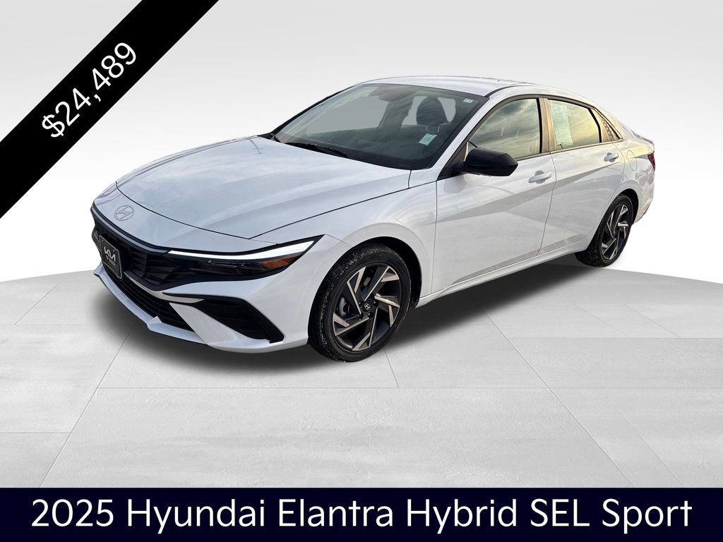 Used 2025 Hyundai Elantra SEL image 1