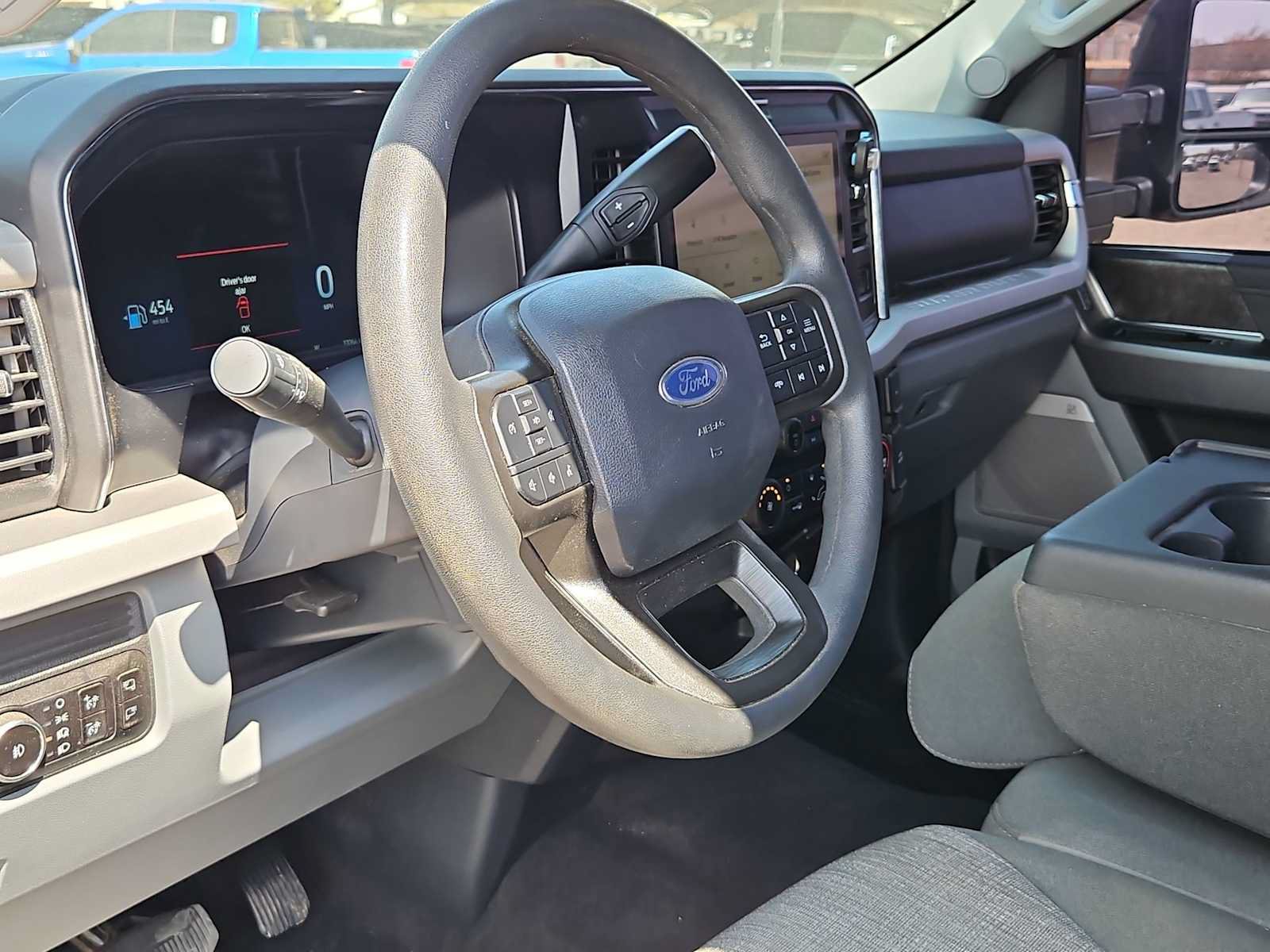 Used 2025 Ford F250 XLT w/ Black Appearance Package AWD/4WD image 10