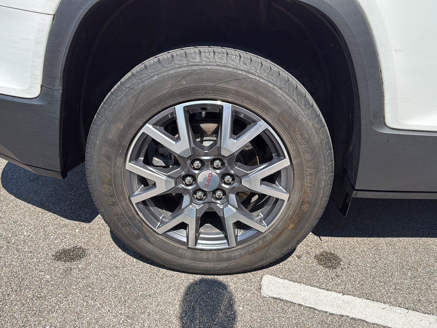 Used 2023 GMC Acadia SLT FWD image 14