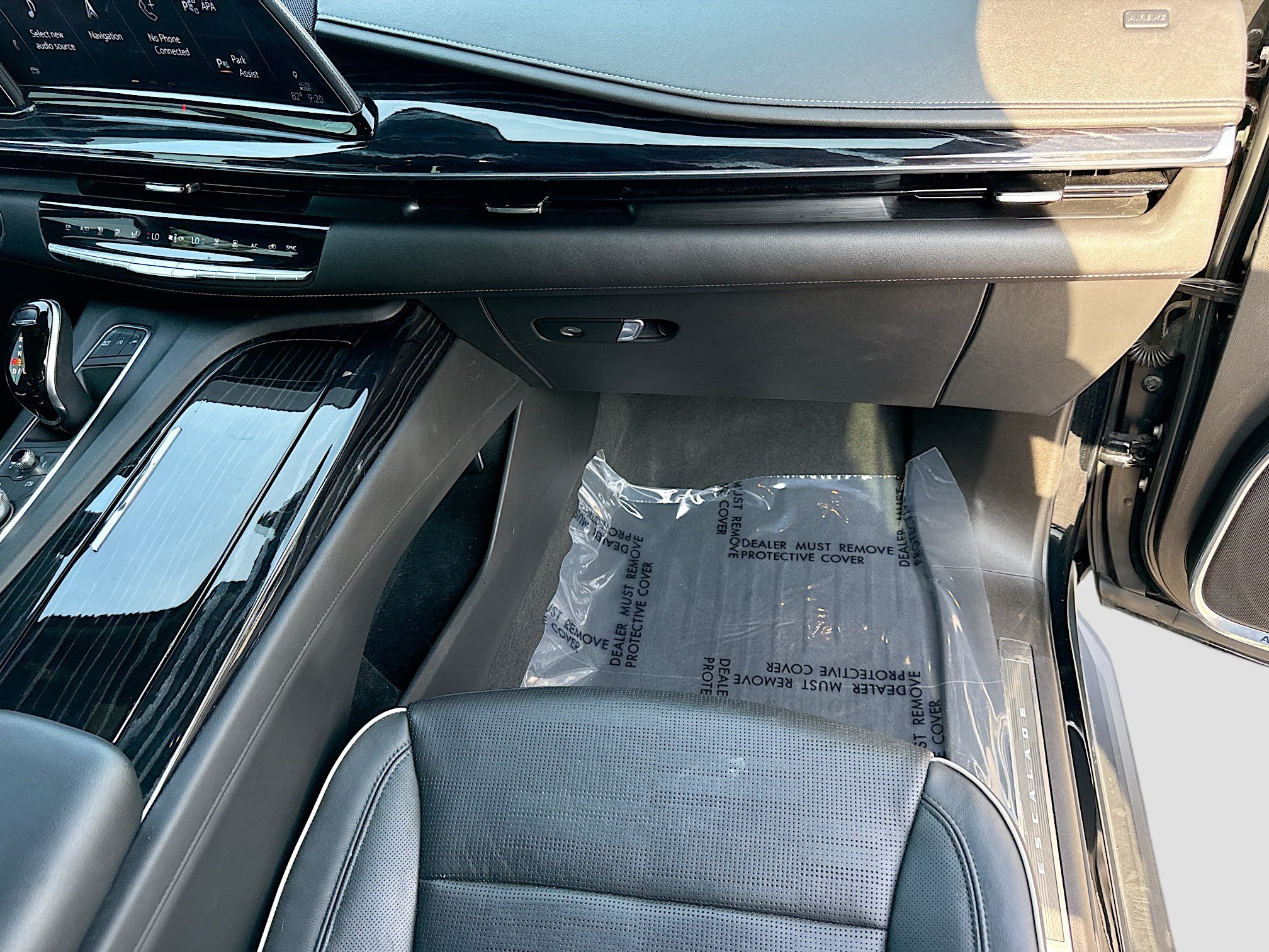Used 2021 Cadillac Escalade Sport w/ Driver Assist Tech Package AWD/4WD image 17