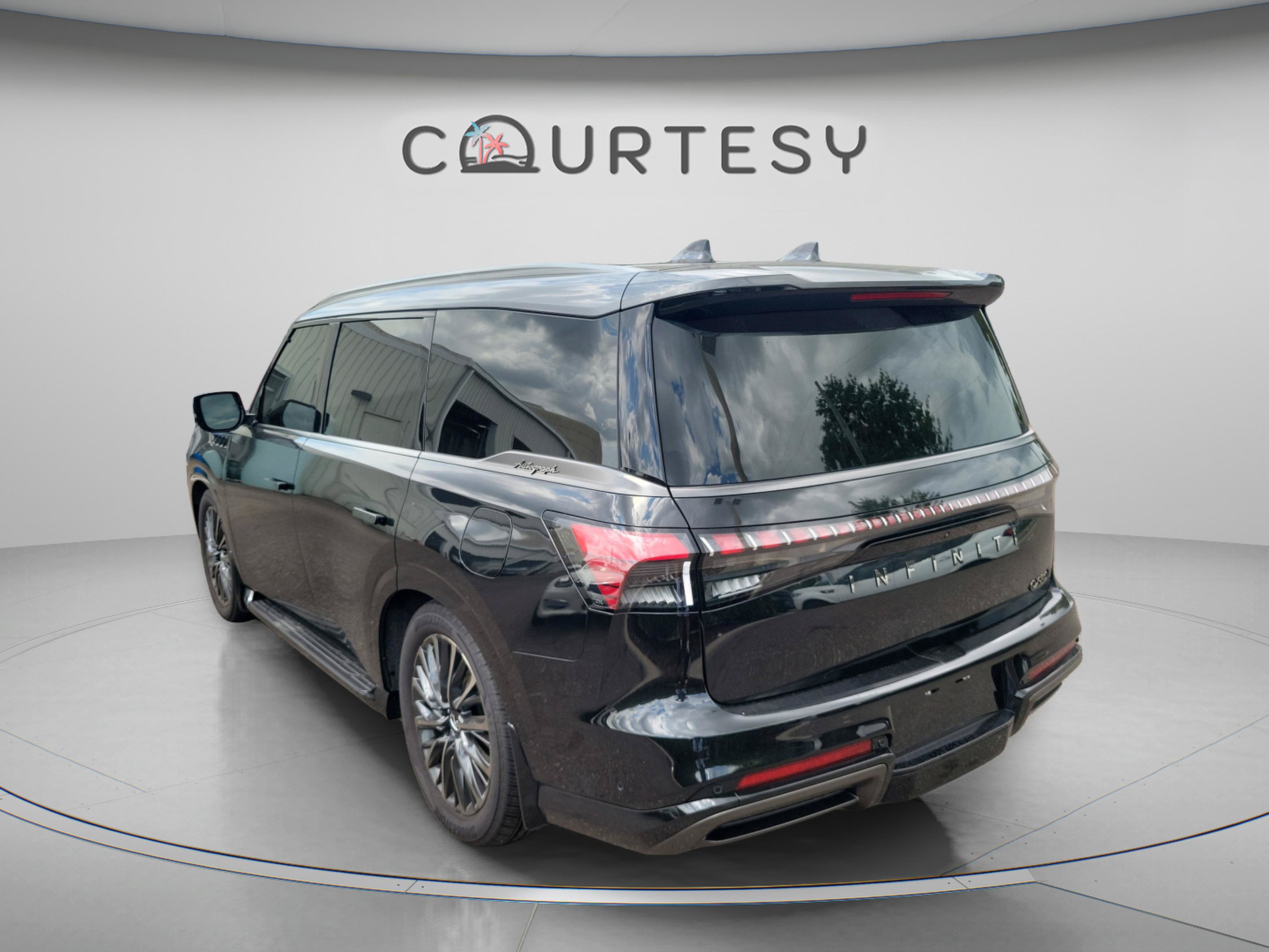 Certified 2026 INFINITI QX80 Autograph w/ Premium Cargo Package AWD/4WD image 2