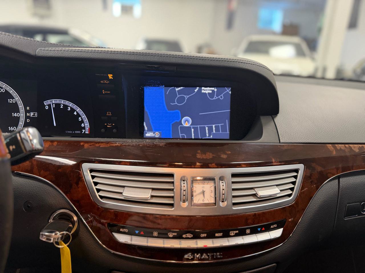 Used 2010 Mercedes-Benz S 550 4MATIC image 21