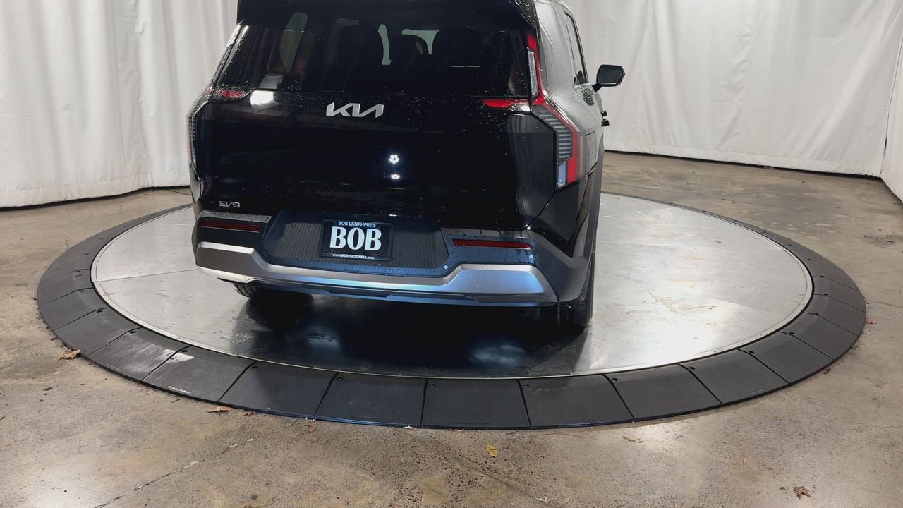 New 2026 Kia EV9 Wind image 8