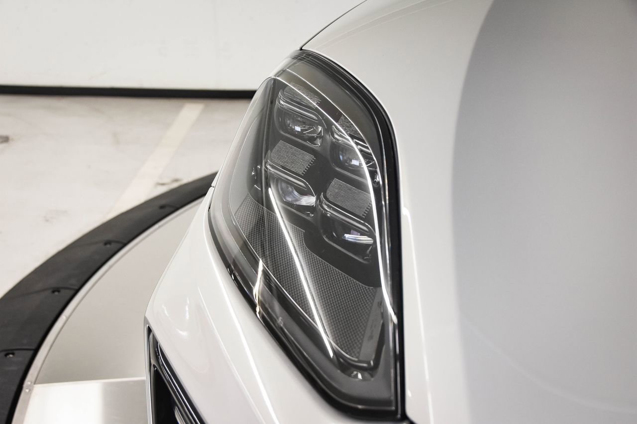 Certified 2025 Porsche Cayenne AWD/4WD image 12