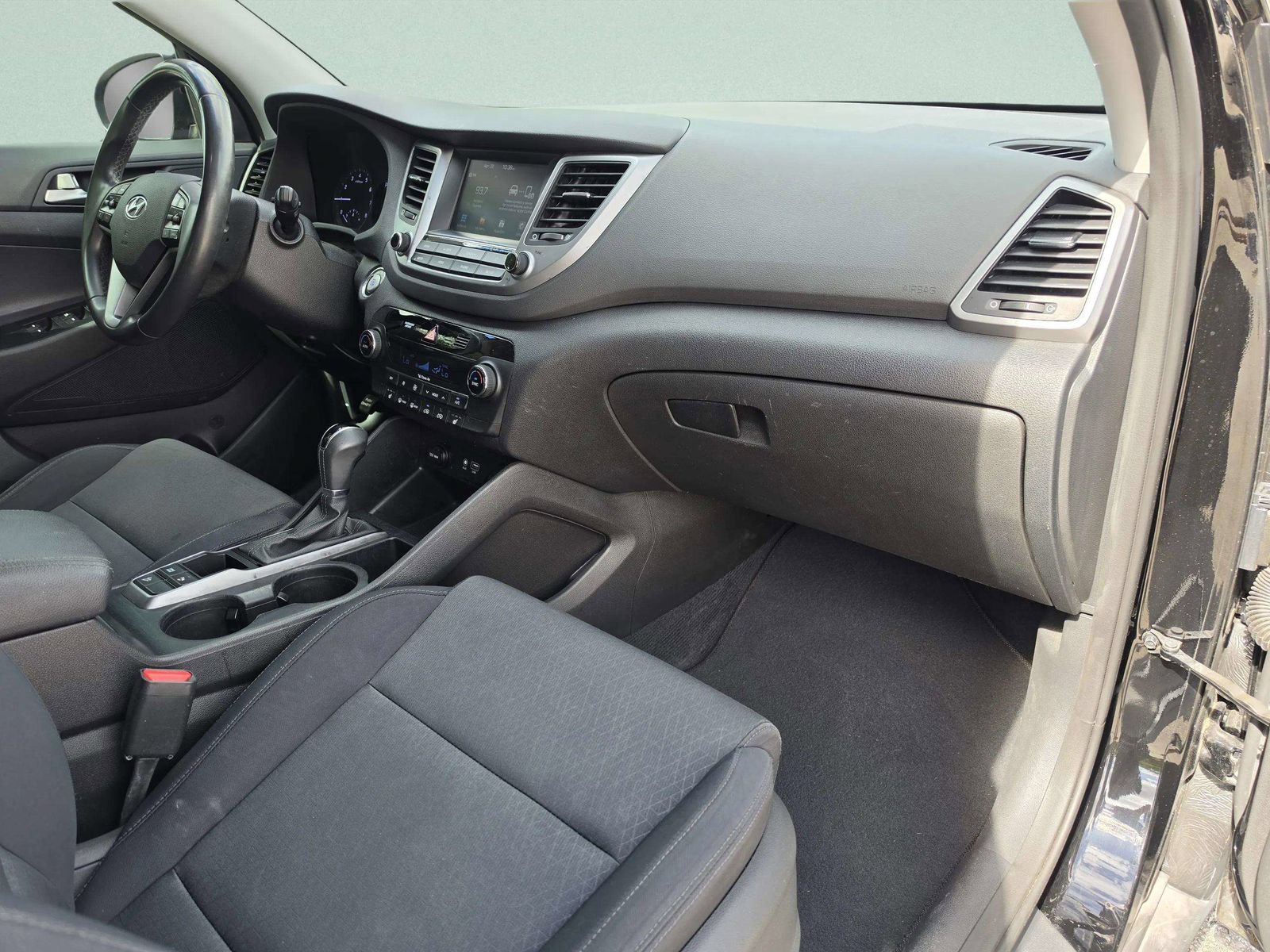 Used 2018 Hyundai Tucson Value FWD image 15