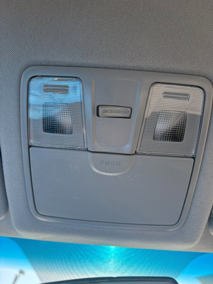 Used 2013 Hyundai Elantra GLS w/ Preferred Pkg image 21