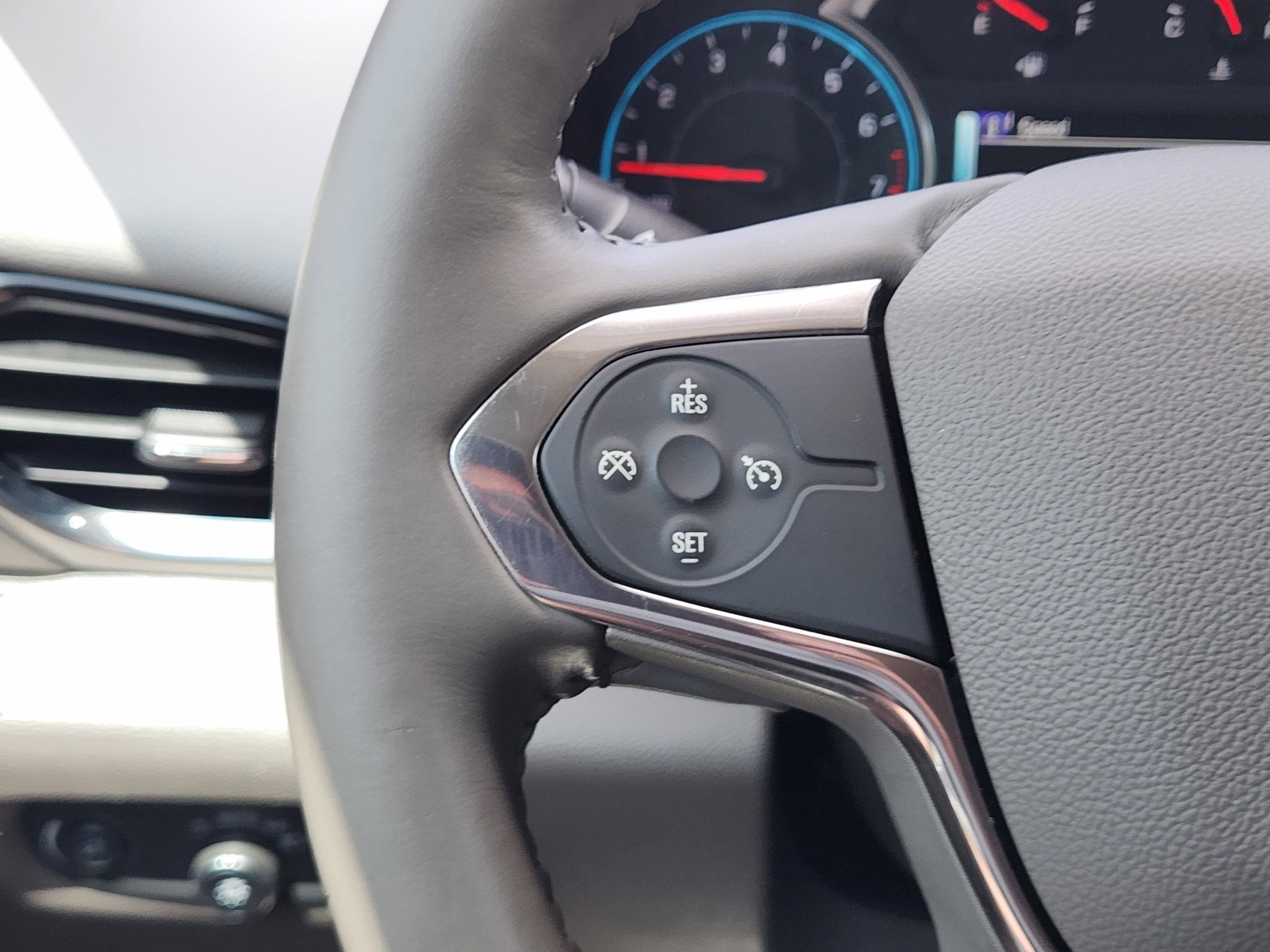 Used 2018 Chevrolet Traverse LT FWD image 23