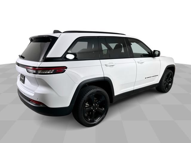 Used 2023 Jeep Grand Cherokee Altitude AWD/4WD image 8