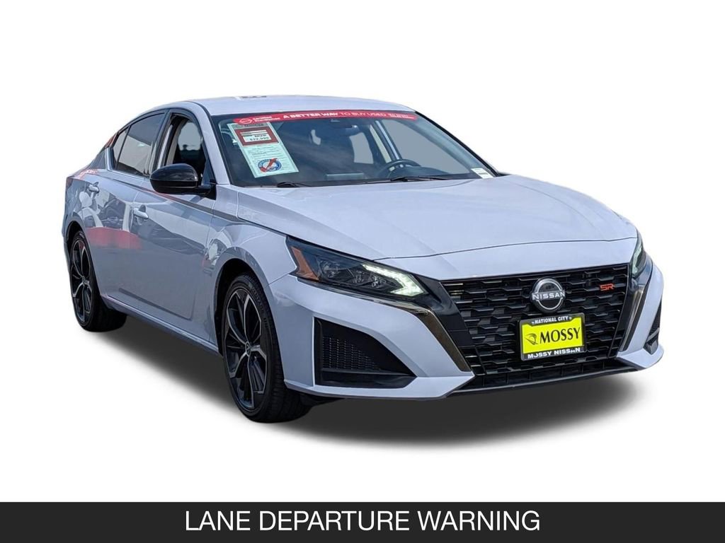 Certified 2024 Nissan Altima 2.5 SR FWD image 2