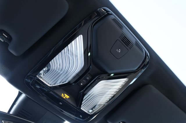 Used 2023 BMW 330i xDrive Sedan w/ Premium Package image 24