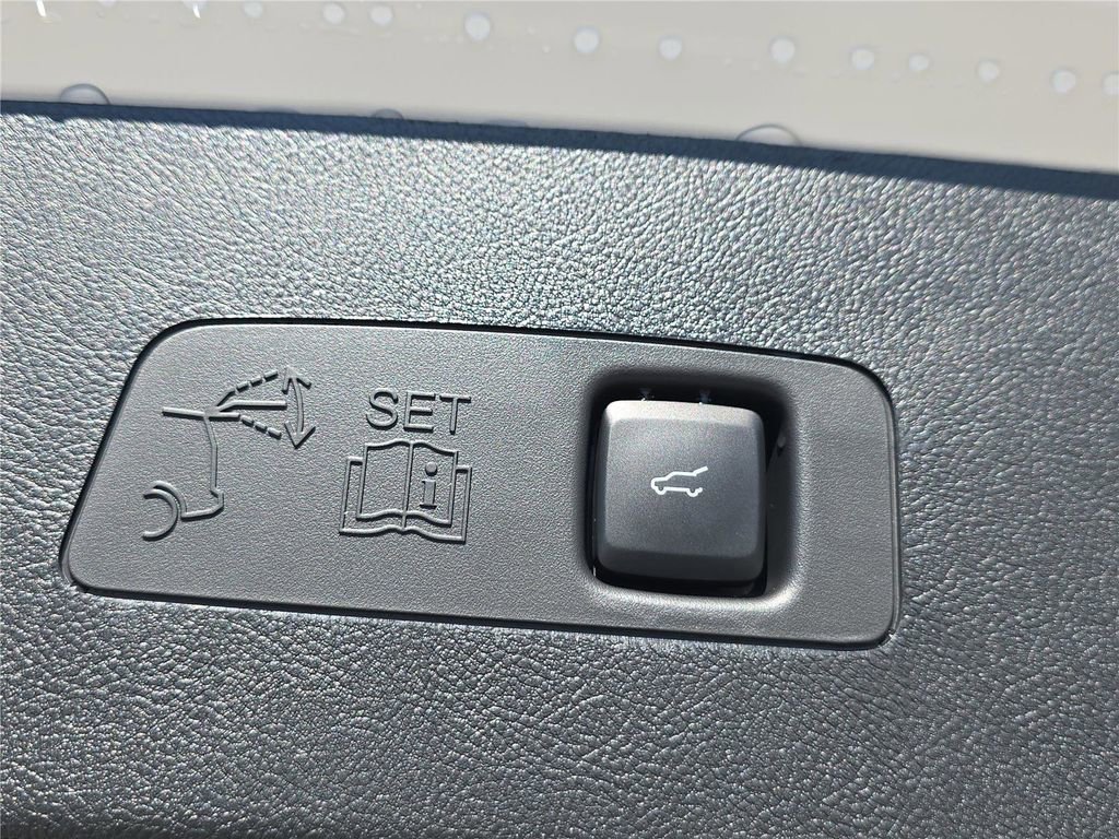 Used 2025 Lincoln Corsair Reserve w/ Jet Appearance Package image 30