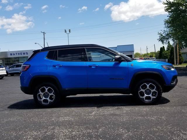 Used 2022 Jeep Compass Trailhawk w/ Trailhawk Convenience Group AWD/4WD image 4