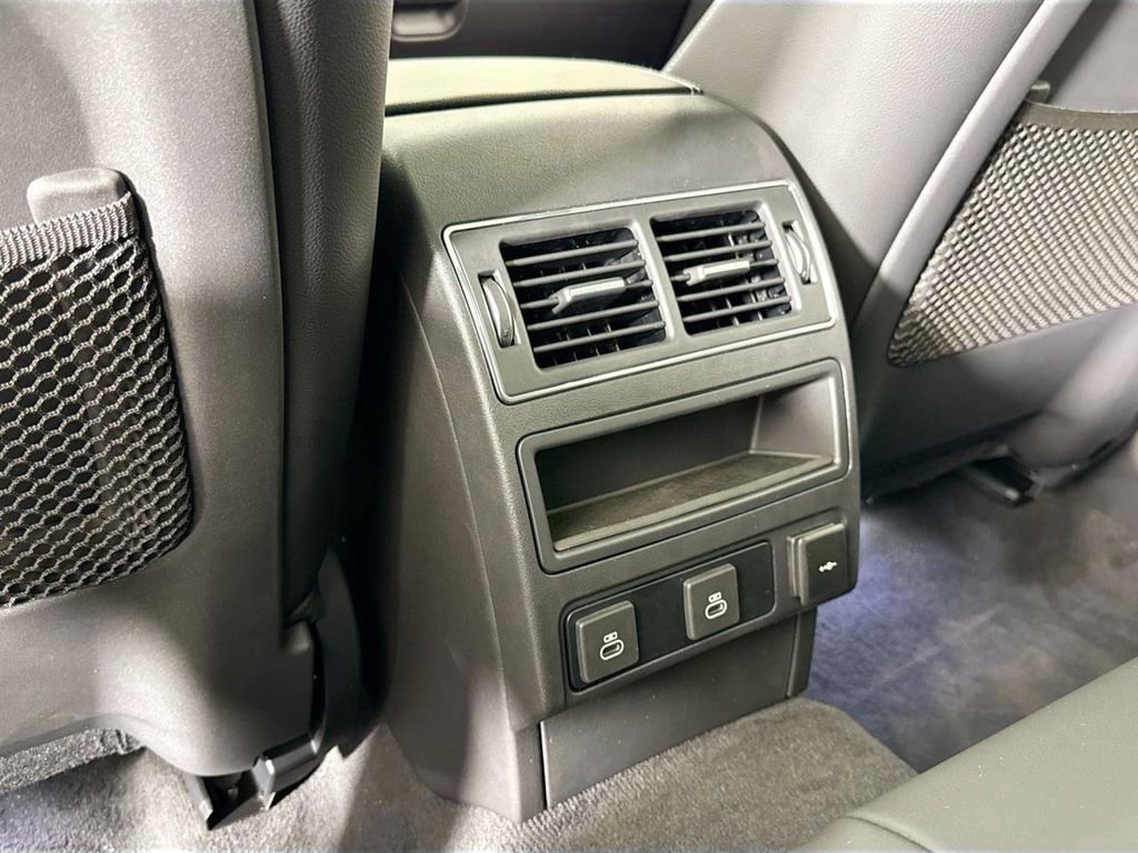 Certified 2025 Jaguar F-PACE R-Dynamic S image 16