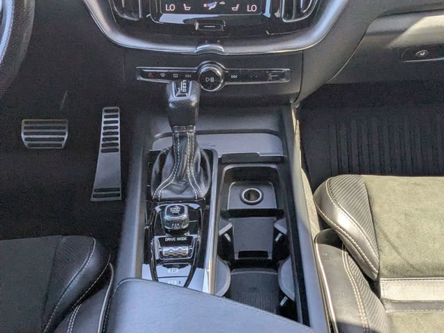 Used 2019 Volvo XC60 T6 R-Design w/ Protection Package Premier AWD/4WD image 19