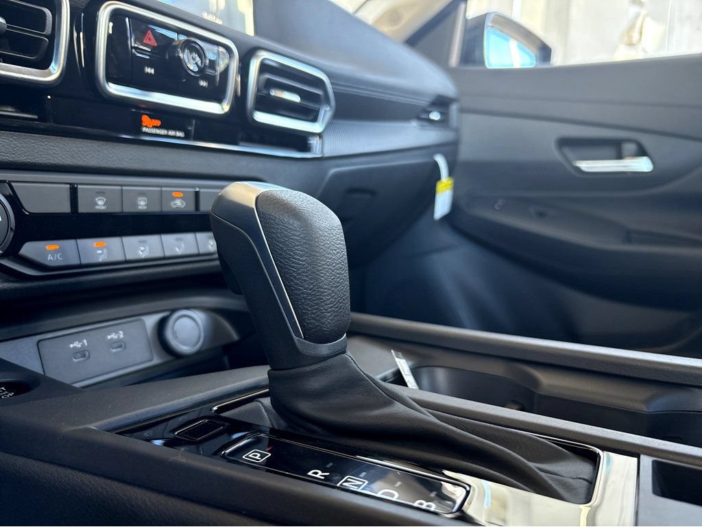 New 2026 Nissan Sentra SR w/ SR Premium Package FWD image 18