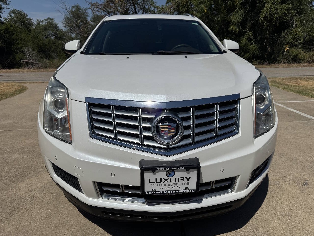 Used 2016 Cadillac SRX Luxury w/ Driver Awareness Package FWD image 4