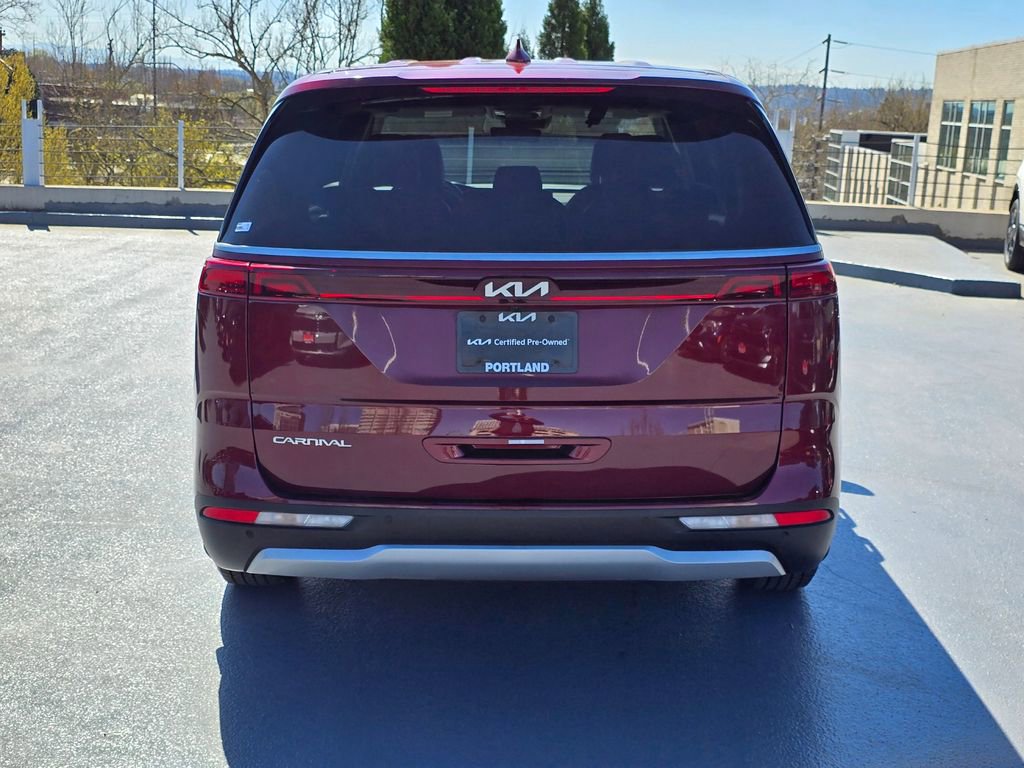 Used 2024 Kia Carnival LX FWD image 6