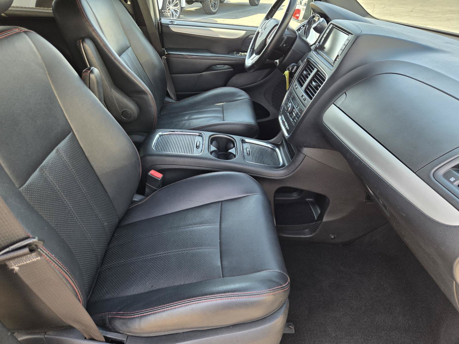 Used 2014 Dodge Grand Caravan R/T w/ Driver Convenience Group FWD image 26