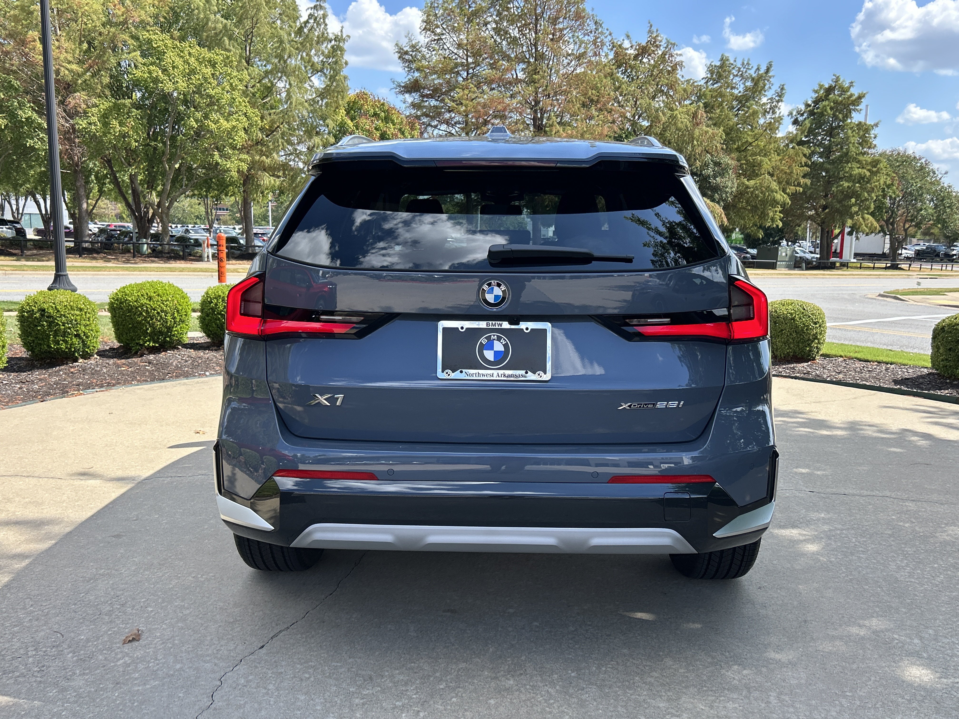 New 2027 BMW X1 xDrive28i AWD/4WD image 4