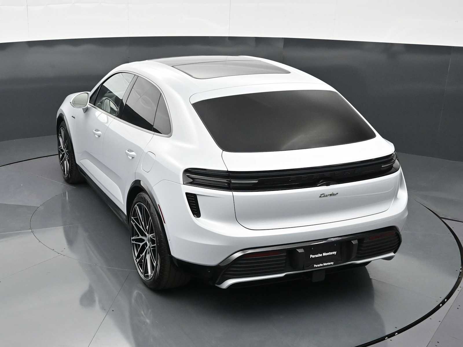 New 2026 Porsche Macan Turbo Electric AWD/4WD image 37