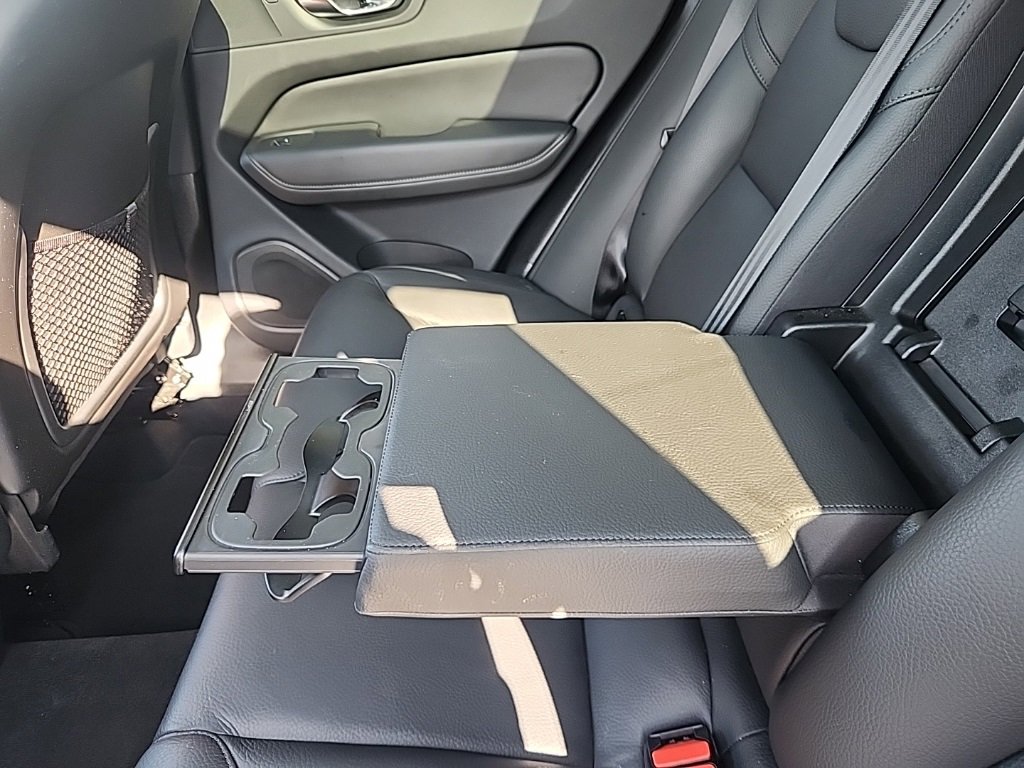 Certified 2025 Volvo XC60 B5 Plus image 36