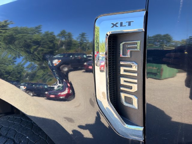 Used 2022 Ford F250 XLT w/ FX4 Off-Road Package AWD/4WD image 9