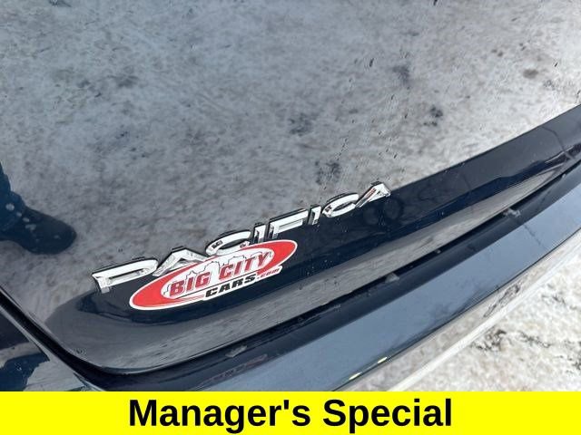 Used 2024 Chrysler Pacifica Touring image 46