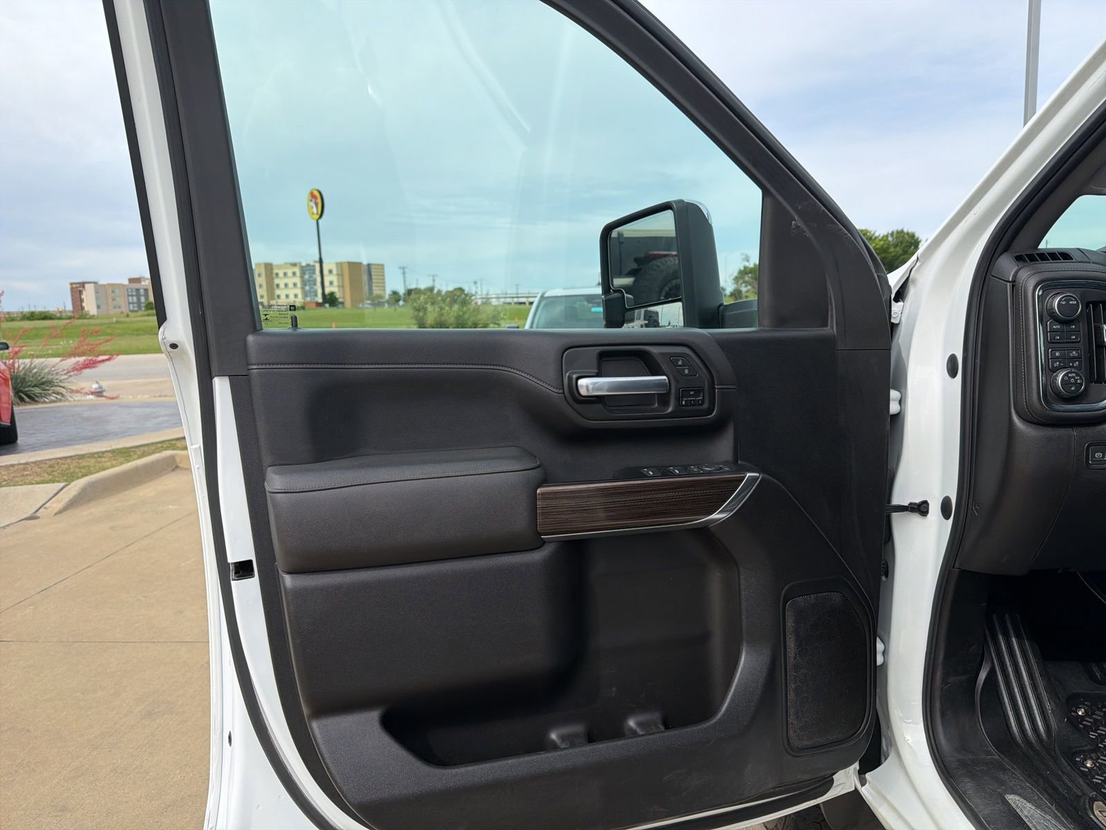 Used 2023 Chevrolet Silverado 2500 LTZ w/ Gooseneck/5TH Wheel Package AWD/4WD image 13