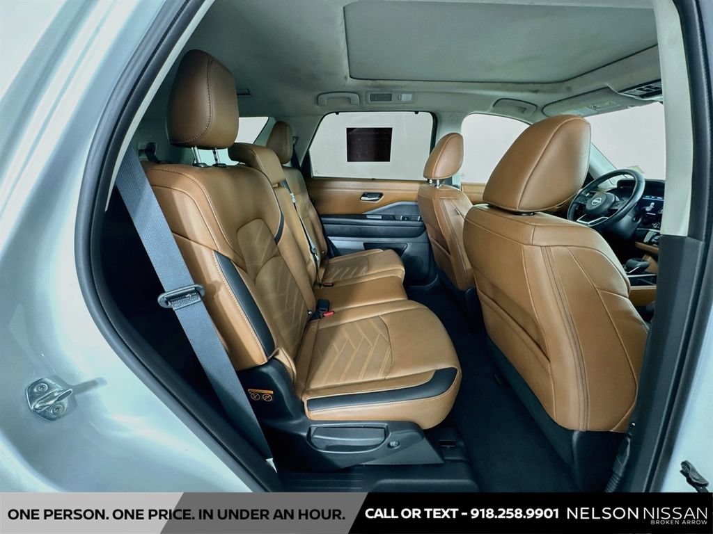 Certified 2024 Nissan Pathfinder Platinum w/ Cargo Package AWD/4WD image 30