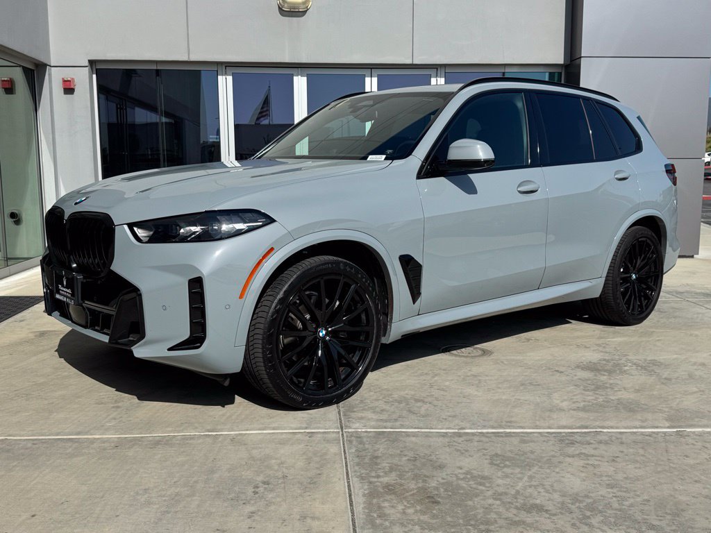 Used 2024 BMW X5 sDrive40i w/ M Sport Package RWD image 3