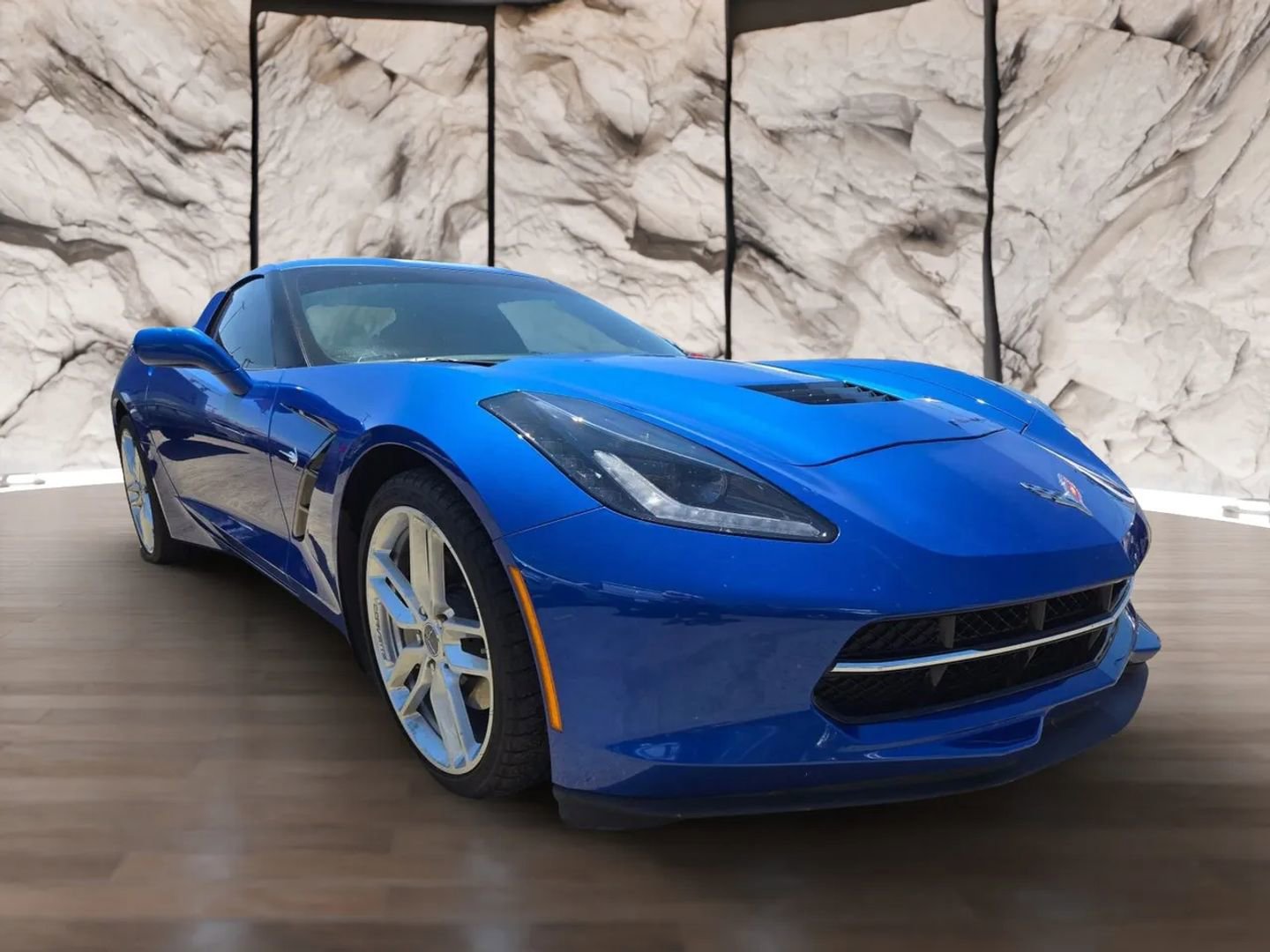 Used 2019 Chevrolet Corvette Stingray Coupe w/ 1LT image 3