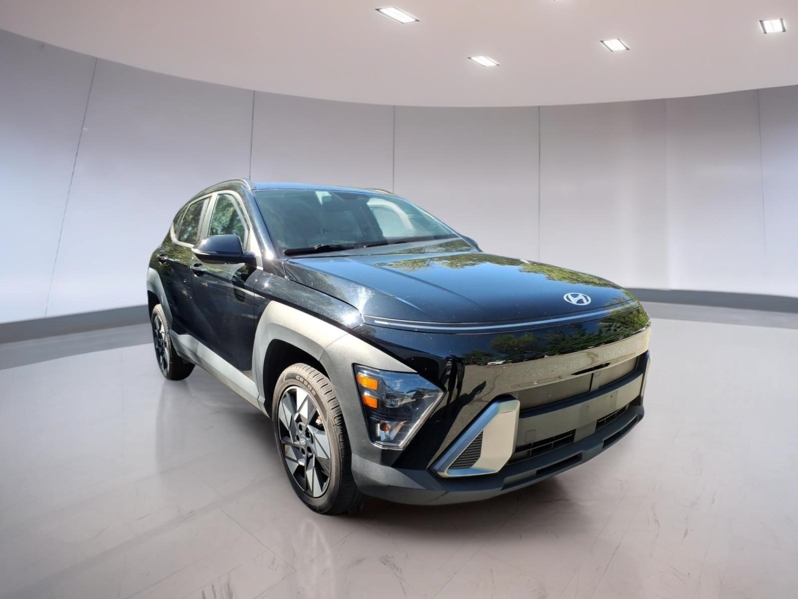Used 2025 Hyundai Kona SEL AWD/4WD image 1