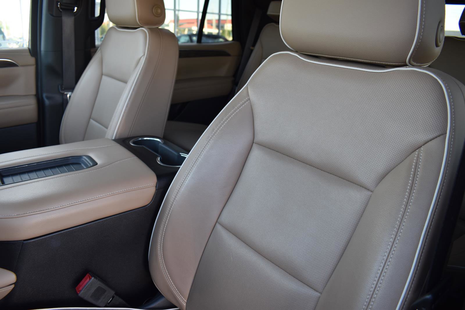 Used 2021 Chevrolet Tahoe Premier w/ Premium Package RWD image 28