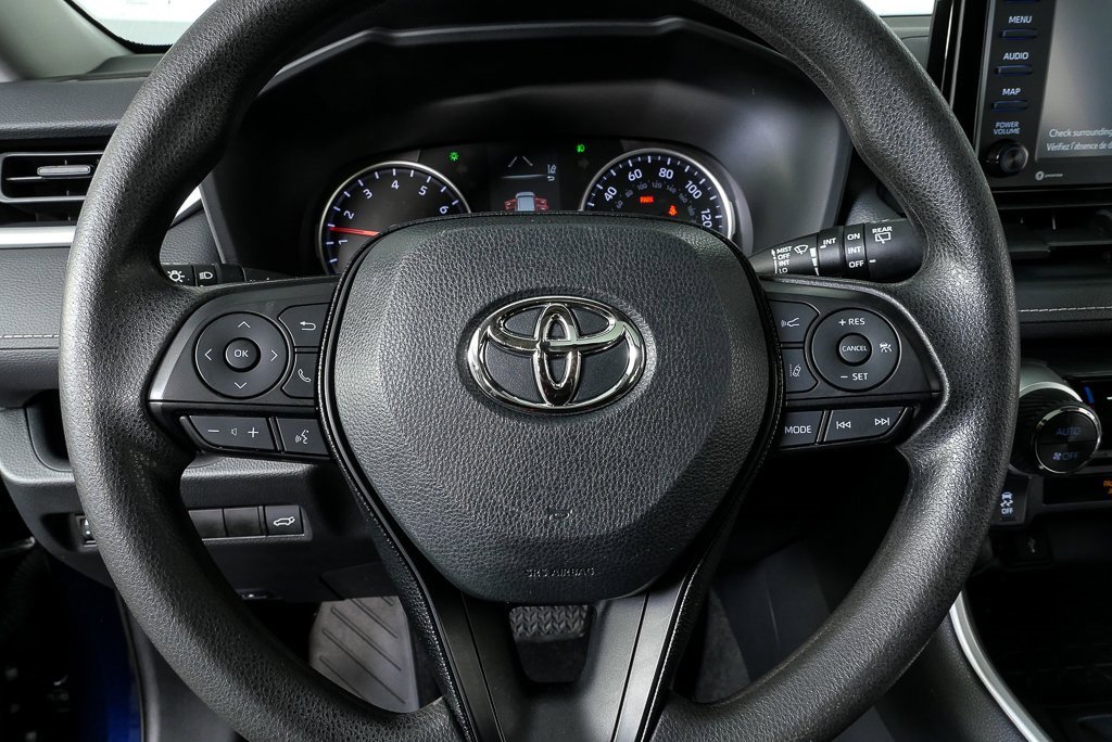 Used 2021 Toyota RAV4 XLE w/ Convenience Package image 8