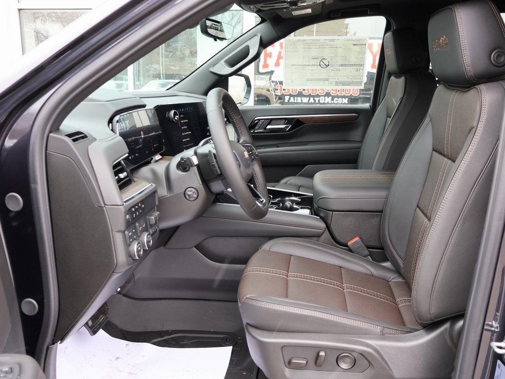 New 2025 Chevrolet Suburban High Country image 14