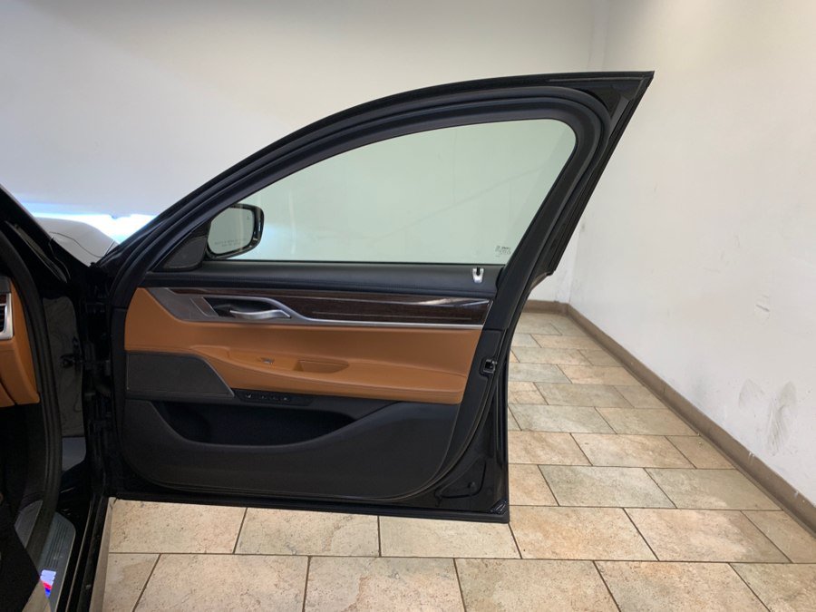 Used 2021 BMW 750i xDrive w/ Executive Package AWD/4WD image 80