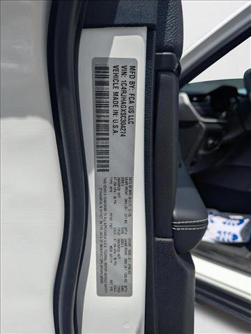 New 2025 Jeep Grand Cherokee Altitude image 18