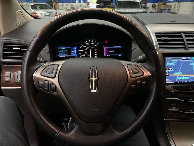 Used 2015 Lincoln MKX AWD w/ Equipment Group 102A image 21