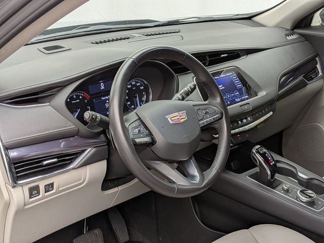 Certified 2023 Cadillac XT4 Luxury FWD image 9