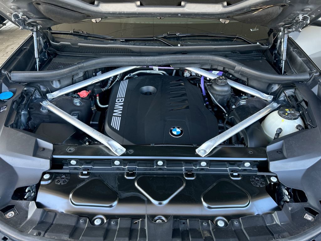 Used 2025 BMW X7 xDrive40i image 53