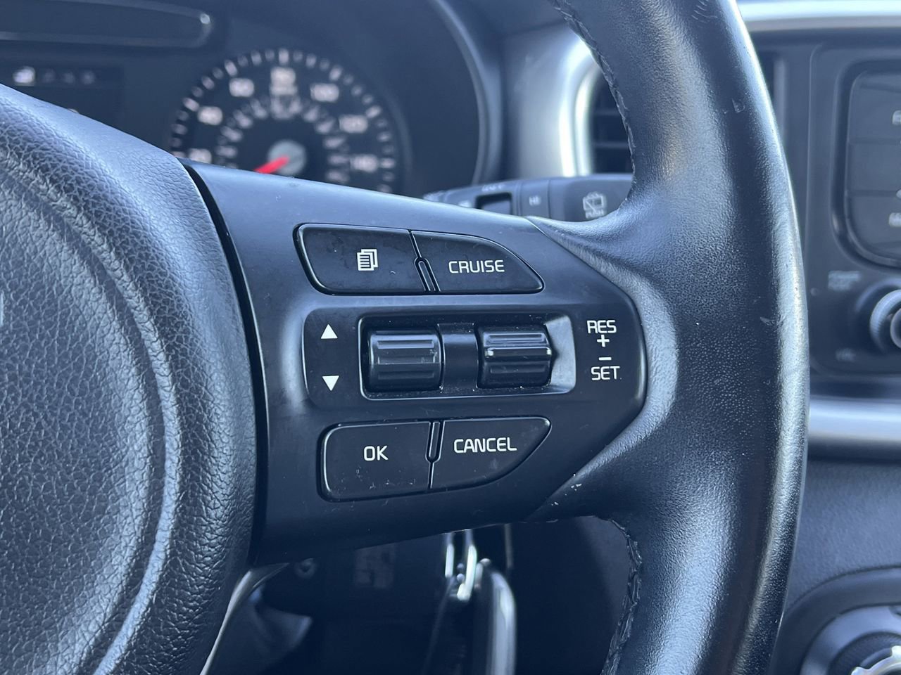 Used 2016 Kia Sorento LX w/ LX Convenience Package image 11