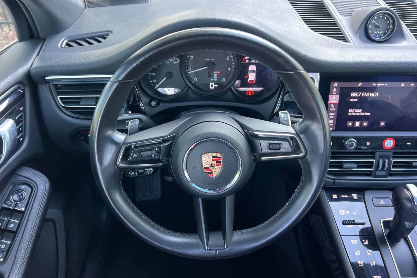 Used 2024 Porsche Macan AWD/4WD image 16