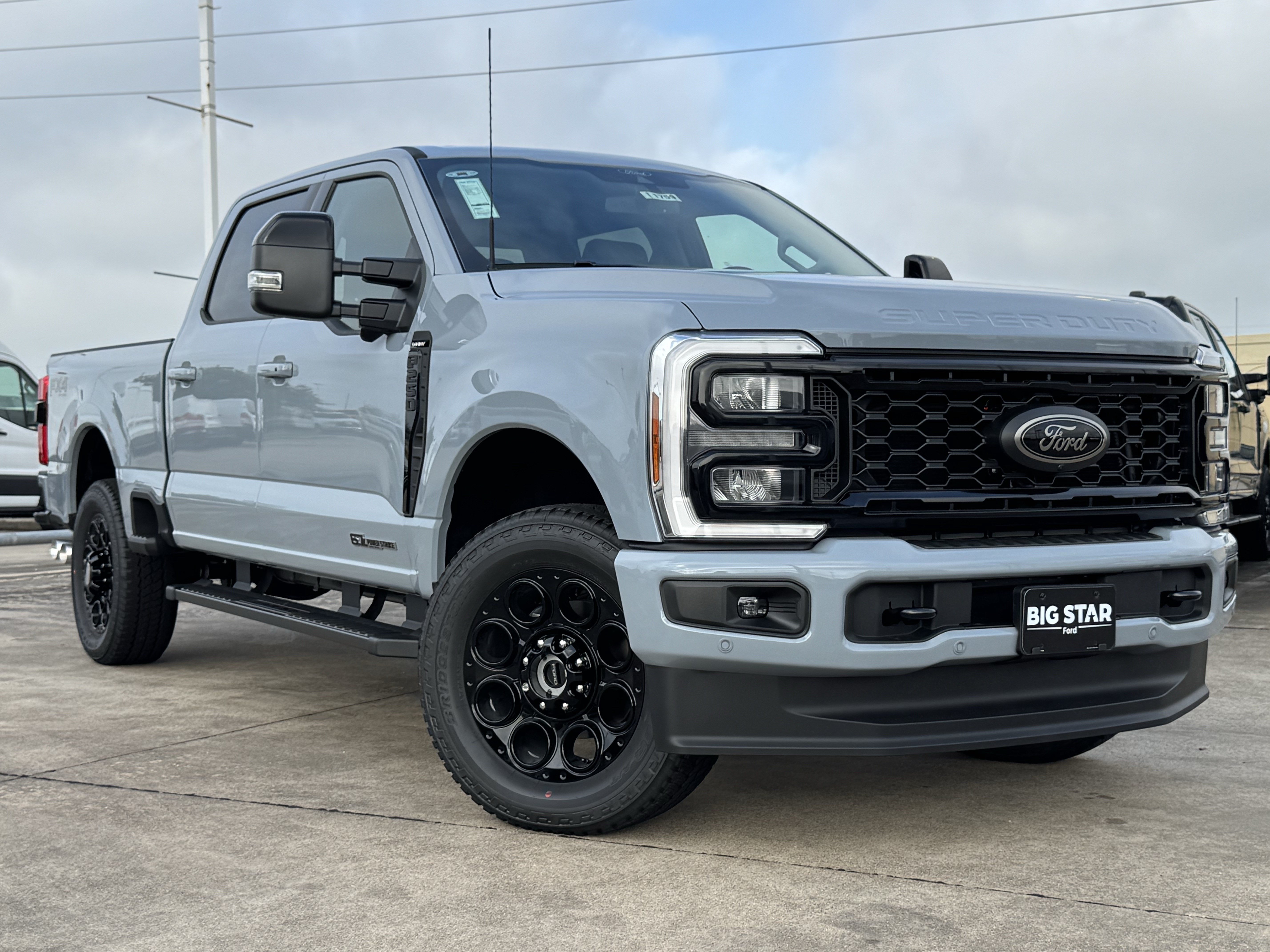New 2026 Ford F250 Lariat w/ Black Appearance Package AWD/4WD image 2