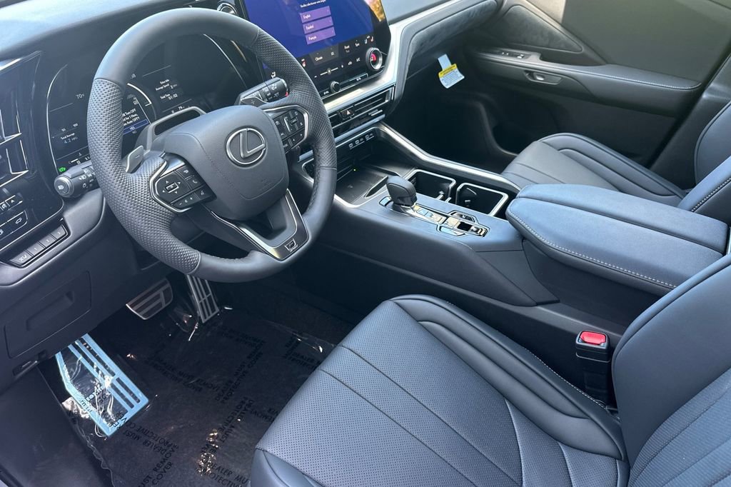 New 2026 Lexus TX 500h AWD image 10