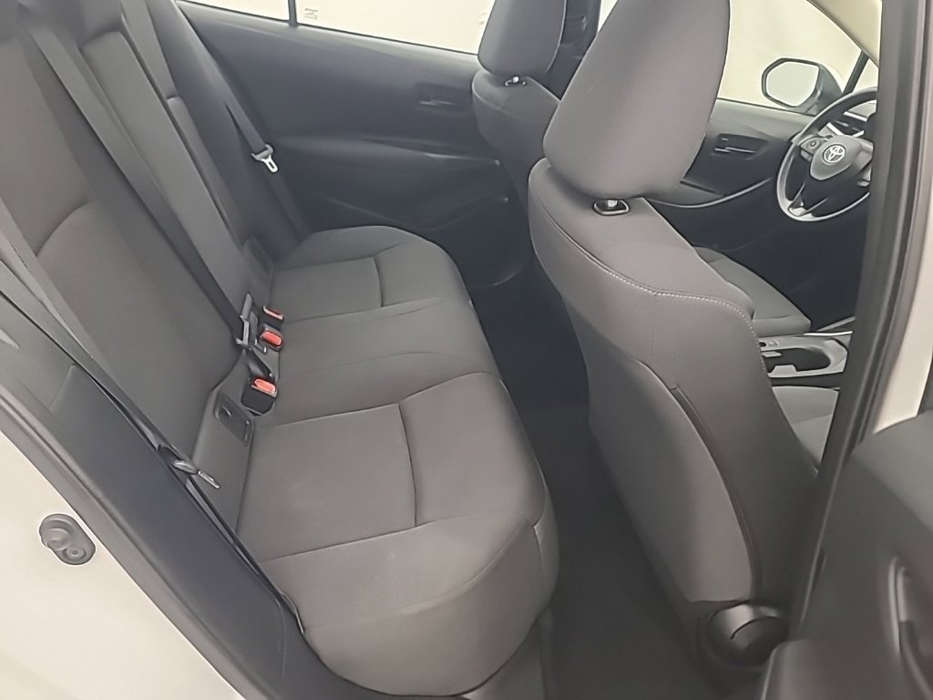 Used 2025 Toyota Corolla LE FWD image 18
