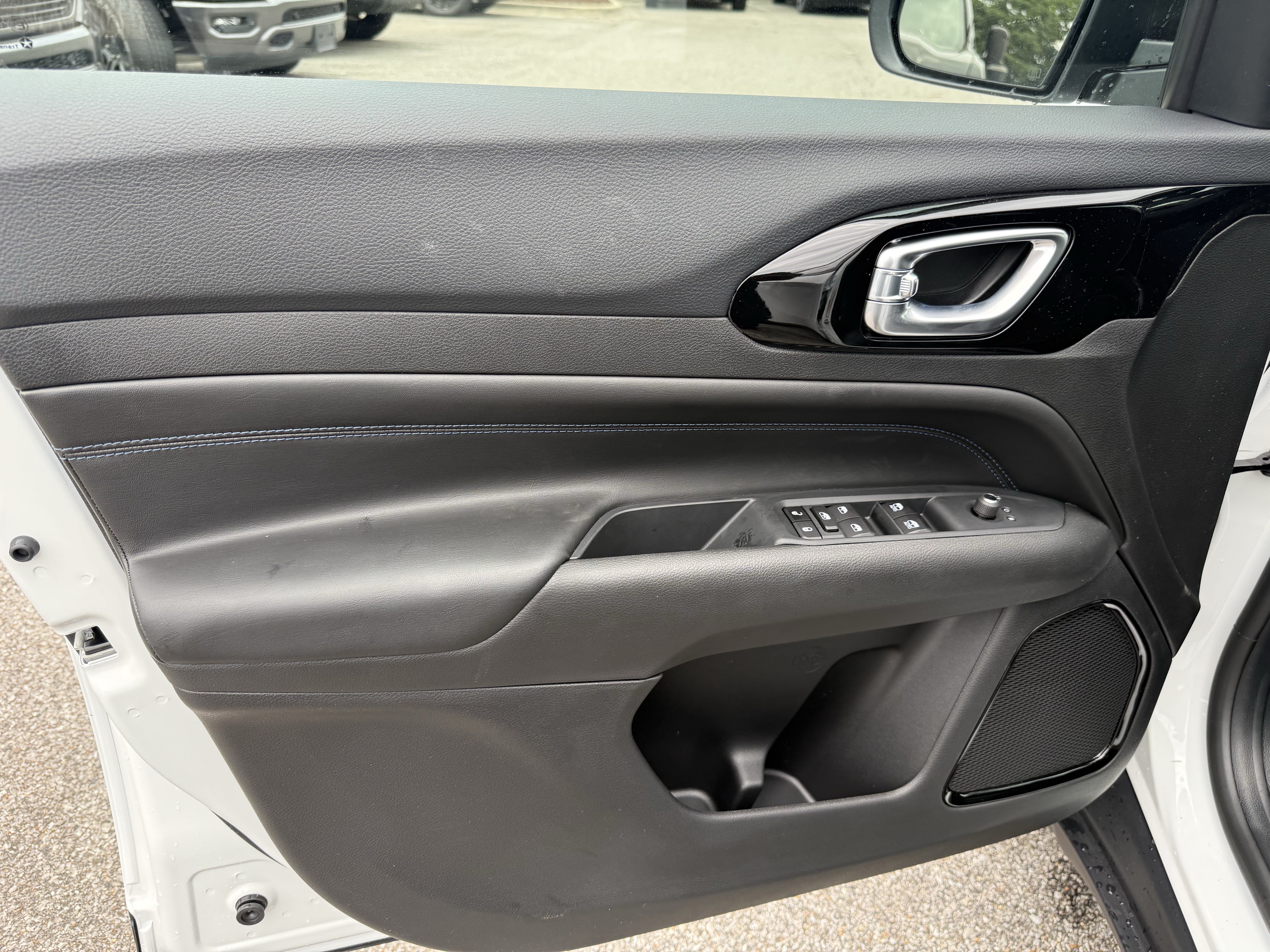 New 2026 Jeep Compass Latitude AWD/4WD image 14