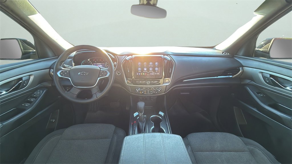 Used 2023 Chevrolet Traverse LT image 19